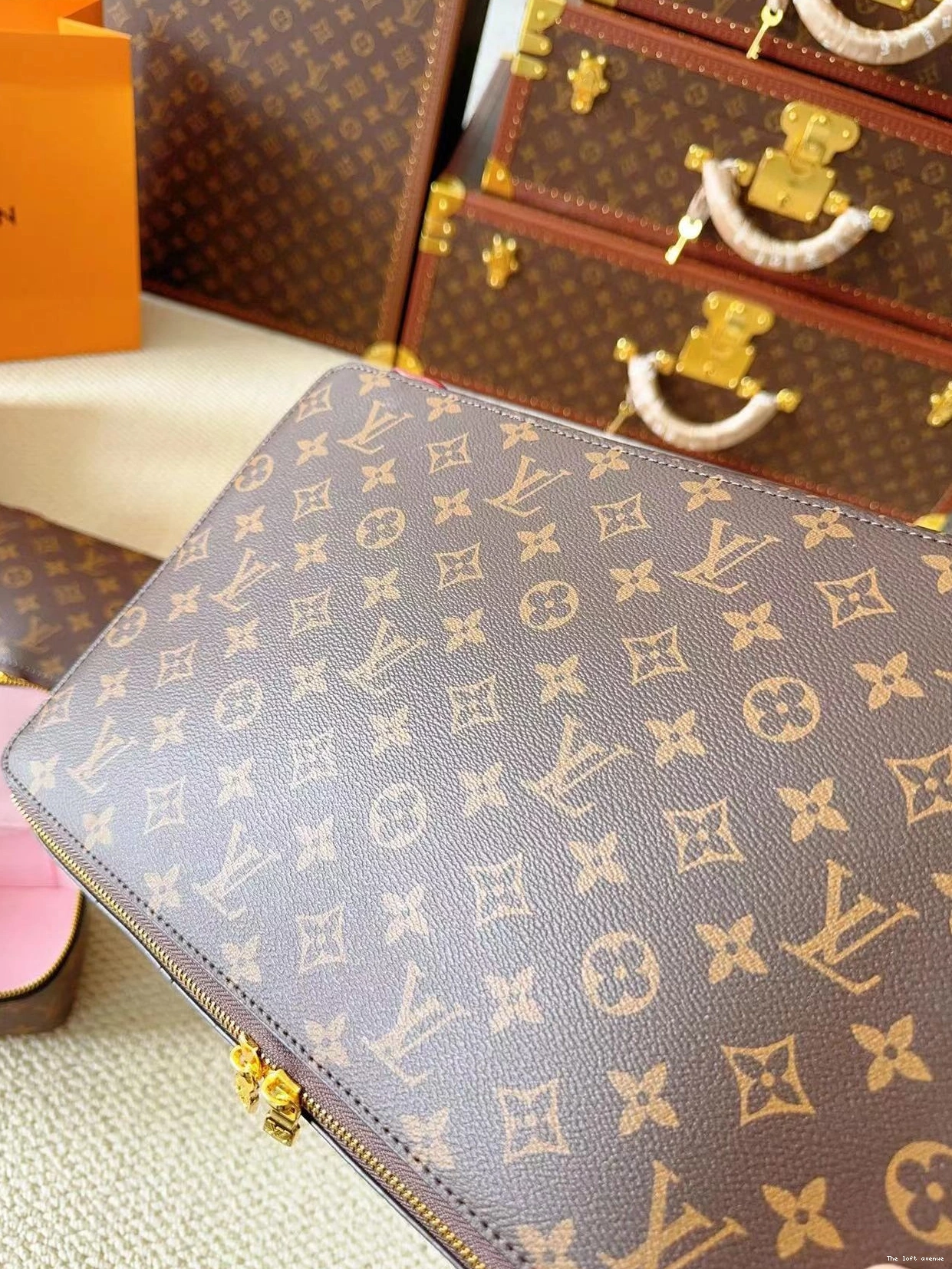 LV IN 3 MAKE POUCH 1 SET CUSTOM UP 0708